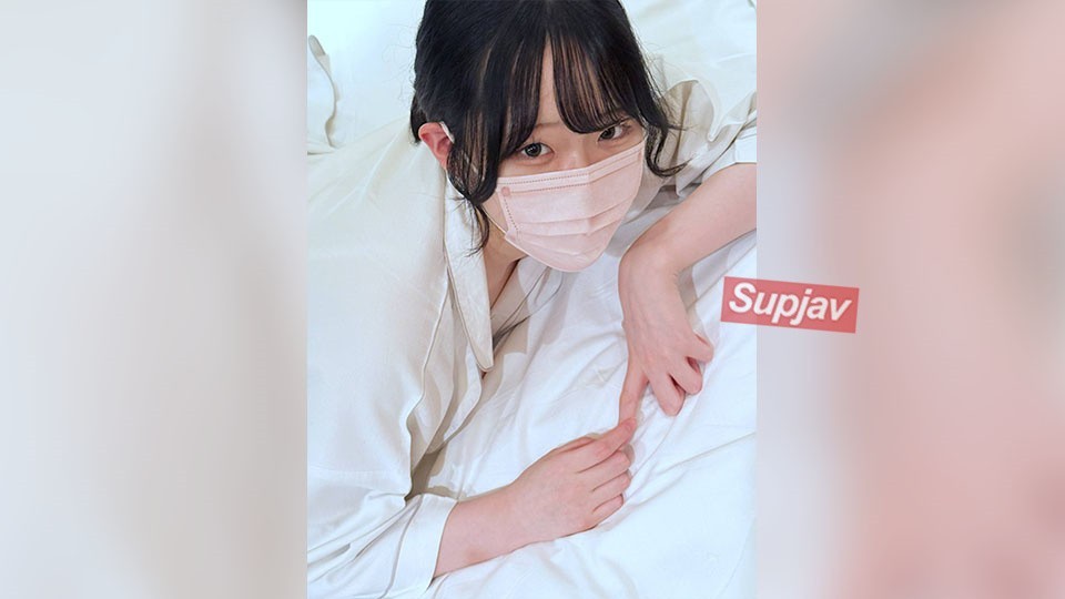 FC2 PPV 4692702 「うんしょっ♡」で下着を脱ぐSSS級の色白清楚 電マでイクイク♡キモおじにされるがまま