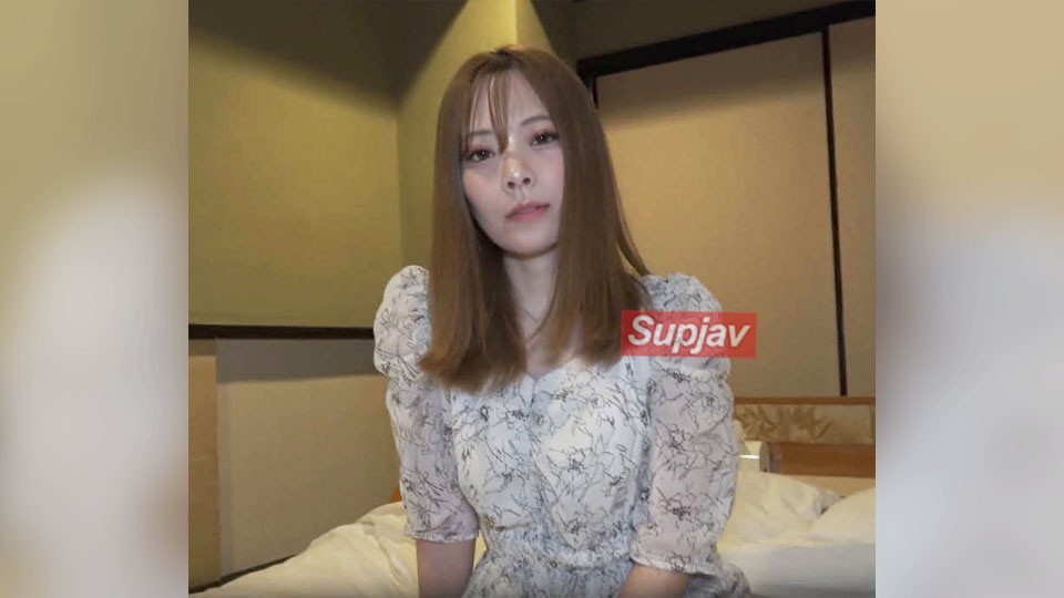 FC2 PPV 4740827 ※14日まで80％OFF※【無修正】【顔出し】見た目はエステとか美容系なのに給食センターで働く美人妻が弄ばれる。