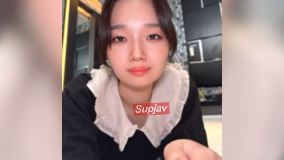 FC2 PPV 4740949 【15日で配信.停./止】未./〇./理剛毛デカクリ!ぱっくり開いた穴に妊.娠.確実な大量中.出し♡ウ./ブで経験.人数.少.なめ♪大./学/1_年 あすかちゃんは生ちんぽで何度もイキまくり♡