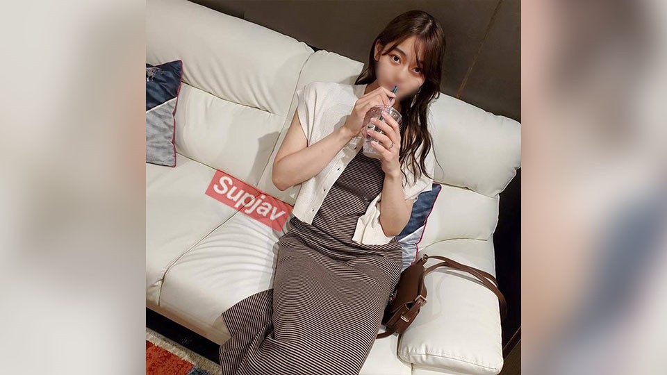 FC2 PPV 4755237 大量潮吹きをして連続中イキでアヘ顔になる欲求不満な奥様。主人の勤務中に他の男性で快楽を求めダメと言いながらも最後は生の他人棒で子宮奥を激しく突かれて****としてるカラダに大量ぶっかけ