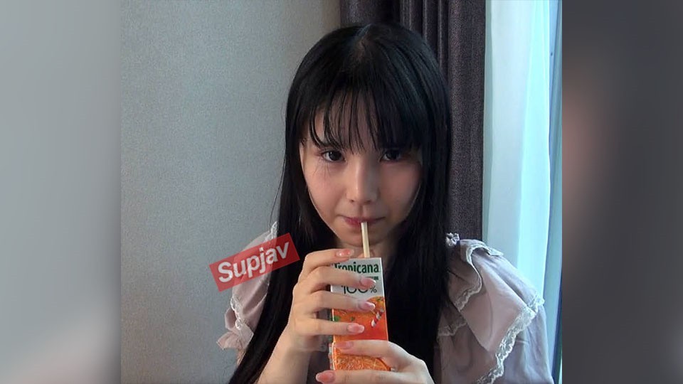 FC2 PPV 4779269 困り顔ではちゃめちゃかわいくて細身巨乳の女の子、「うん♡挿れていいよ♡」ということで生チンポ挿入で種付け中出し！