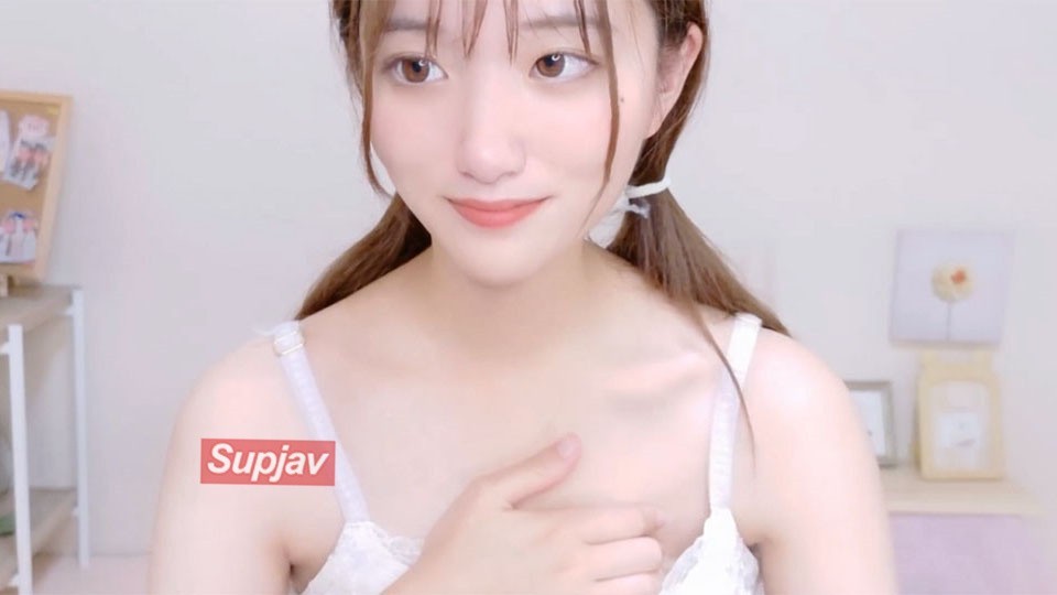 FC2 PPV 4799244 大胆くぱぁを見せつけてくれる黒髪で色白清楚さん