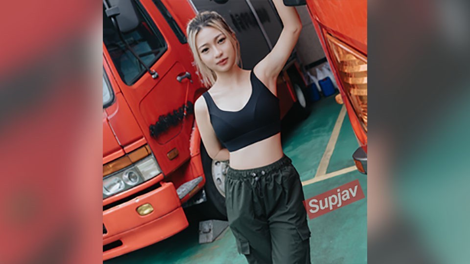 FC2 PPV 4801392 【2週間50%OFF!】潮吹絶頂連発、消防士志望の感度MAX敏感ムスメ。「止めないで、全部出して」と痙攣しながら懇願。激しピストンで愛液が大洪水、締め付けボディーに濃厚ぶっかけ！