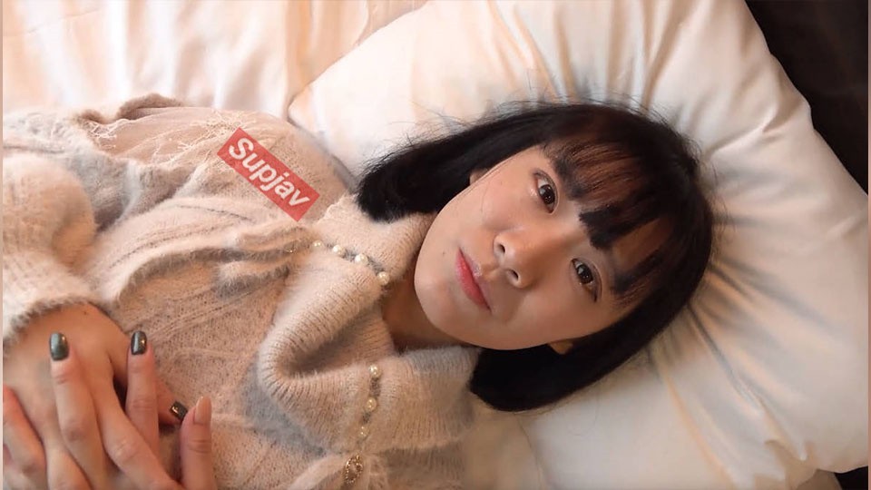 FC2 PPV 4817647 ※29日まで90％OFF※【素人個撮】地味で童顔のアパレル◯員。世間を知らない清楚派に激生ハメ出し。大人の世界を叩き込む。